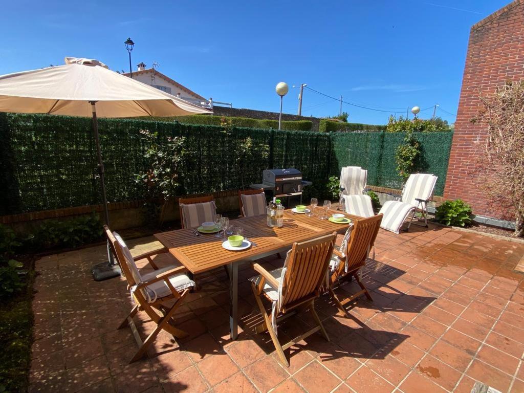 Apartamento En Complejo Residencial Rovacias Comillas Exterior photo